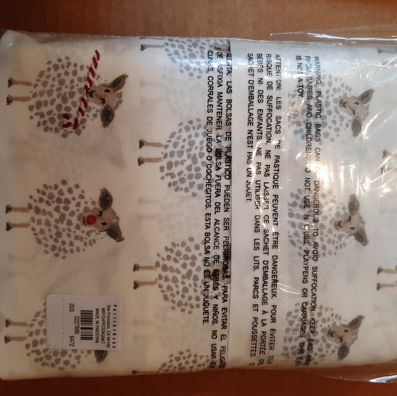 **Pottery Barn Merry Sheep King Christmas Holiday Cotton Percale Pillowcases - Picture 4 of 8